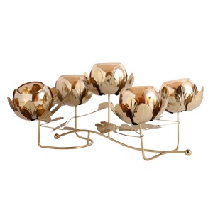 Candelabro Floral de Aluminio Golden Heritage con Cinco Portavelas, Hecho a Mano y Ecológico, Duradero para Actividades Religiosas - Product Image 2