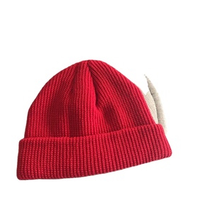 Bonnet en tricot personnalisé de marque privée en couleur en gros Bonnet de pêcheur à manchettes courtes avec logo pour hommes - Product Image 3