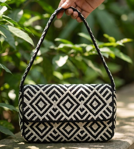 Bolsos bordados con cuentas de semillas, estilo bohemio, con arte de bordado de cuentas de semillas coloridas. - Product Image 4
