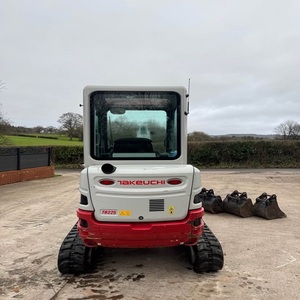 Mini-excavatrice Takeuchi robuste avec une puissance hydraulique élevée, une structure durable et un fonctionnement efficace - Product Image 3