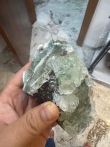 Cristal de Apofilita Verde Claro Natural con Scolecita |   Mineral Decorativo para el Hogar y la Oficina - Product Image 1