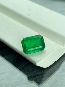 Esmeralda Natural de Alta Calidad, Corte Octogonal, Verde, para Joyería, GEMS INTERNATIONAL GI-0012 11.3x8.3x5.8mm 4.32 Ct, Personalizable - Product Image 2