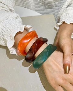 Resin <b>Bangles</b> <b>Bracelets</b> Women Chunky Geometric <b>Fashions</b> Thick Statement <b>Bangle</b> Set Gold Plated Vintage Wooden Heart Shape - Product Image 4