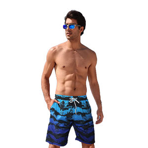 Pantalones Cortos de Playa Tejidos para Hombre Aptro, Diseño Vibrante en Degradado Azul Intenso, con Detalles Negros y Patrones Abstractos de Líneas - Product Image 3