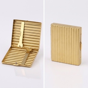 Estuche de Cigarrillos Metálico Dorado, Estilo Vintage, Dos Tonos, Acanalado, Portátil, Accesorios para Fumar, Venta al Por Mayor - Product Image 3