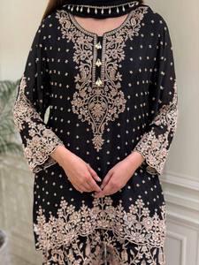 Conjunto de Kurta Tradicional Indio-Pakistaní Negro para Mujer con Bordado Dorado, Largo hasta el Suelo, para Bodas, Corte Holgado, en Rayón - Product Image 2