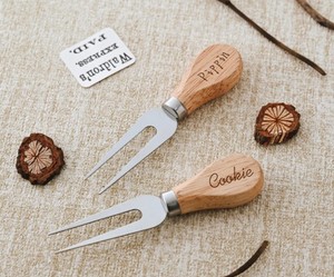 Ensemble de mini-couteaux à fromage avec manche en bois – Spatule à beurre et fourchette à fromage en acier inoxydable pour desserts, gâteaux et service - Product Image 4