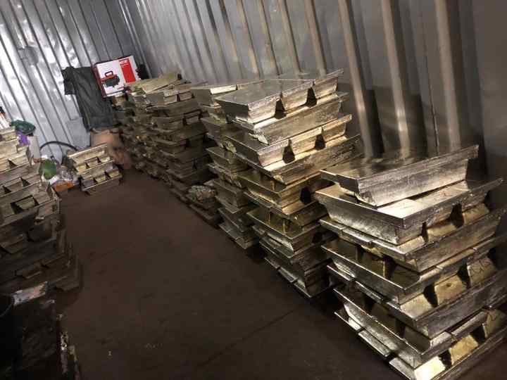 Premium Vietnam Tin Ingots 99.9-99.995% Pure 25-27kg Per Ingot Packed in Bundles
