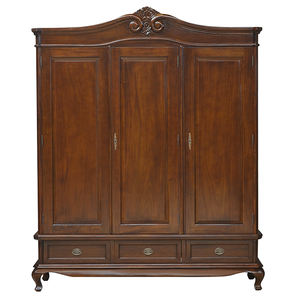 Cette magnifique armoire Amarta à trois niveaux est fabriquée en bois de mahogany massif de couleur marron pour une utilisation dans la chambre. - Product Image 5