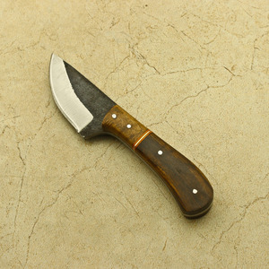 Cuchillo de Caza y Camping EDC de Hoja Fija Forjado a Mano en Acero al Carbono con Acabado Forjado, Mango de Palisandro, Fabricante de Fábrica - Product Image 6