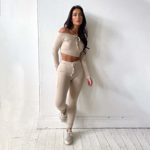 Ensemble 2 pièces côtelé très demandé : Crop Top épaules dénudées et Legging, tenue de détente assortie en maille à manches longues - Product Image 1