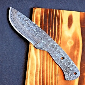Cuchillo de Caza y Camping de Acero de Damasco Premium con Hoja Fija, Patrón Trenzado, Opción de Logotipo Personalizado OEM, Punta Caída, 8 Pulgadas - Product Image 1
