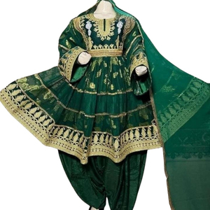 Robe traditionnelle afghane Kuchi pour femmes, robe en velours richement brodée pour les événements de Nikkah et de mariage, qualité bon marché. - Product Image 6