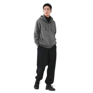 Sweat-shirt à capuche zippé pour homme en coton épais, personnalisable avec logo, en molleton uni, coupe oversize, vente en gros - Product Image 2