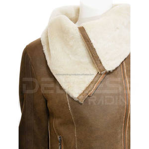 แจ็กเก็ตไบเกอร์สำหรับผู้หญิงเสื้อแจ็คเก็ตหนังแกะออริจินอลตกแต่งโลโก้ - Product Image 3