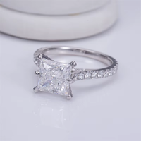 Anello di Fidanzamento da Uomo con Diamante Taglio Principessa da 4 Carati, Colore D, in Oro Massiccio 14K, Stile Classico, Diamanti Coltivati in Laboratorio Certificati IGI