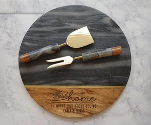Juego de Tabla de Quesos Artesanal de Mármol y Madera de Acacia con Cuchillos de Queso de Acero Inoxidable Dorado, Plato Redondo Premium para Charcutería - Product Image 3