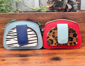 Nuevo Bolso con solapa de cuero colorido con estampado de animales para el pelo, bolso de cuero reciclado, bolso con correa para el hombro hecho a mano, bolso cruzado para mujer - Product Image 5