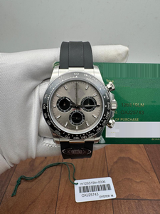 Reloj Cronógrafo de Lujo de Acero Inoxidable, Movimiento Mecánico ETA, Esfera Plateada de 40 mm, Bisel de Cerámica Negra, Correa de Silicona - Product Image 2