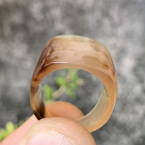 Bague en corne de buffle naturelle au design élégant pour femmes, écologique, faite à la main, style moderne par HF Crafts - Product Image 6