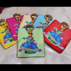 Bolsas de Seda con Estampado Digital de Arte Pichwai Shrinathji Gopi para Recuerdos de Boda, Regalos Tradicionales Festivos, Bolsitas Hechas a Mano - Product Image 1