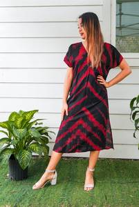 Vestido Maxi Tie Dye de Calidad Superior para Exportación, Diseño Moderno Estampado, Sin Mangas, Cuello en V, Fruncido, Estilo Dulce, Tejido Natural - Product Image 2