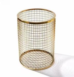 Poubelle en métal écologique pour salon, améliore l'intérieur d'une maison propre et verte - Product Image 1