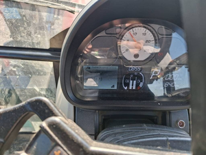 Tracteur agricole Massey Ferguson 5710 - Product Image 4