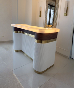 Comptoir de bar de luxe Sierra 8x2 pieds, unité de bar domestique avec plateau en pierre, mobilier haut de gamme pour espaces de divertissement à domicile - Product Image 4