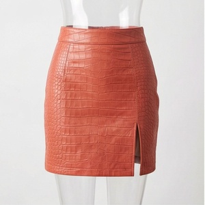 Jupe crayon mini en similicuir pour femme, taille haute, motif crocodile embossé, avec fente latérale, style sexy, à porter toute l'année - Product Image 1
