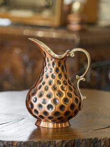 Jarra Decorativa de Cobre Antiguo con Taza, Perfecta para Cenas de Celebración y Cestas Festivas, de la India - Product Image 2