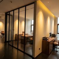 Système de cloison en verre simple avec cadre latéral en aluminium de 60 mm sur mesure pour villa, bureau, hôtel