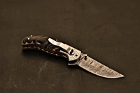 Couteau de chasse et de camping pliant en acier Damas fait main, manche en corne de cerf, clip de poche, multifonctionnel, artisanat haut de gamme, cadeau OEM/ODM