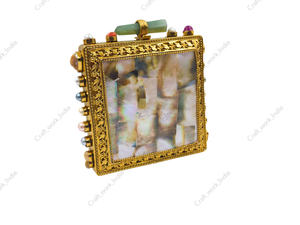 Pochette de soirée de luxe ronde en nacre, sac à main artisanal en laiton pour femme, idéal pour les fêtes et mariages - Product Image 2