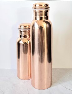 Botella de Agua Hecha a Mano de Cobre Puro: Bebedero Ayurvédico para Yoga (900ml o 500ml) - Product Image 5
