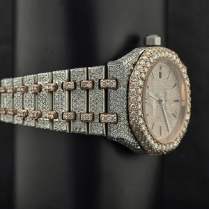 นาฬิกาข้อมือควอตซ์ Ice Look Jewelry Luxury Hip Hop ขนาด 41 มม. ตัวเรือนสีโรสโกลด์ สายสแตนเลส ขอบหน้าปัดประดับโมอิสซาไนต์ พร้อมหน้าปัดแสดงวันที่ ดีไซน์หรูหรา - Product Image 6