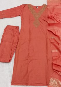 Ensemble Kurta et pantalon en coton slub avec broderies et dupatta jacquard – Vêtements ethniques indiens traditionnels en gros - Product Image 3