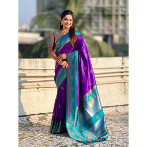 ผ้าไหมสีม่วงเนื้อนุ่มแบบดั้งเดิม ทอแบบซารี พร้อมลายปักแบบซารี สำหรับงานแต่งงาน น้ำหนัก 650 กรัม - Product Image 1