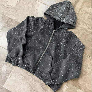 Sweats à capuche surdimensionnés personnalisés avec strass, streetwear robuste, sweats à capuche pour hommes entièrement zippés, fabricant OEM/ODM, sweats à capuche entièrement ornés de strass - Product Image 2