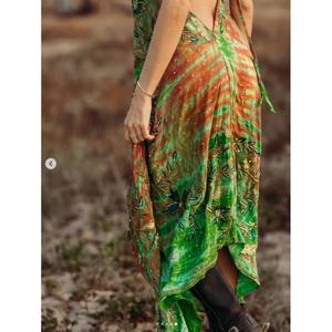 Elegante Mono Bohemio para Mujer con Bordado Floral, Sin Mangas, Cuello en V, Largo Completo, Corte Holgado, Primavera Verano, Rayón y Algodón Transparente - Product Image 3