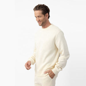 ชุดกีฬาผู้ชายแบบสองชิ้น ปี 2026 เสื้อยืดและกางเกงขาสั้น ดีไซน์แขนเสื้อลายทาง เหมาะสำหรับใช้ในชีวิตประจำวันและการออกกำลังกาย - Product Image 3