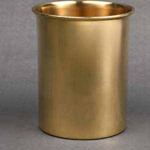 Verre à shot en laiton très vendu avec finition dorée, forme cylindrique durable, design moderne - Product Image 3
