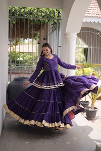 MB ETERNAL CLOTHING Lehenga Choli Romántico Rosa, Largo hasta el Suelo, Traje Tradicional Indio para Bodas, Corte Regular para Mujer, Sin Arrugas - Product Image 1