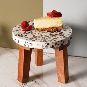 Tabouret de jardinière à petites jambes en bois Table de jardin polyvalente pour support à gâteau et outils à gâteau - Product Image 2