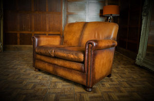 Sofá Chesterfield de Dos Plazas al Por Mayor con Estilo Clásico Tetrad Prince en Cuero Marrón Antiguo, Duradero, a Precio de Exportación - Product Image 3