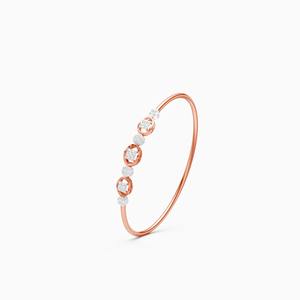 Pulsera delicada con triple dije de diamante cultivado en laboratorio de 0.57 quilates en oro amarillo, blanco y rosa de 9 quilates - Product Image 1