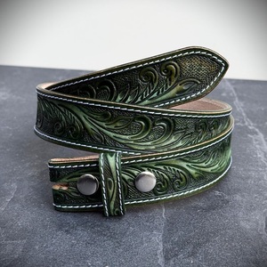 Ceinture vintage en cuir de vachette bicolore, ornée de motifs floraux gravés à la main, style western unique, ceinture en cuir travaillée par un designer pour unisexe - Product Image 4