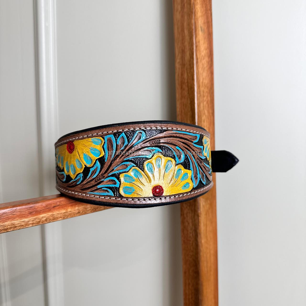 สีน้ำตาล