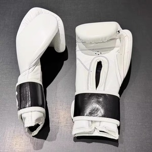 Guantes de Boxeo Profesionales Cleto Reyes, de Cuero Blanco con Cierre de Velcro, Equipo de Entrenamiento para Adultos - Product Image 2