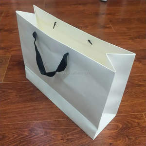 Bolsas de Compra Ecológicas de Papel Kraft Negro con Logotipo Personalizado, Embalaje Duradero para Minoristas, con Cinta Clásica Laminada para Prendas - Product Image 4
